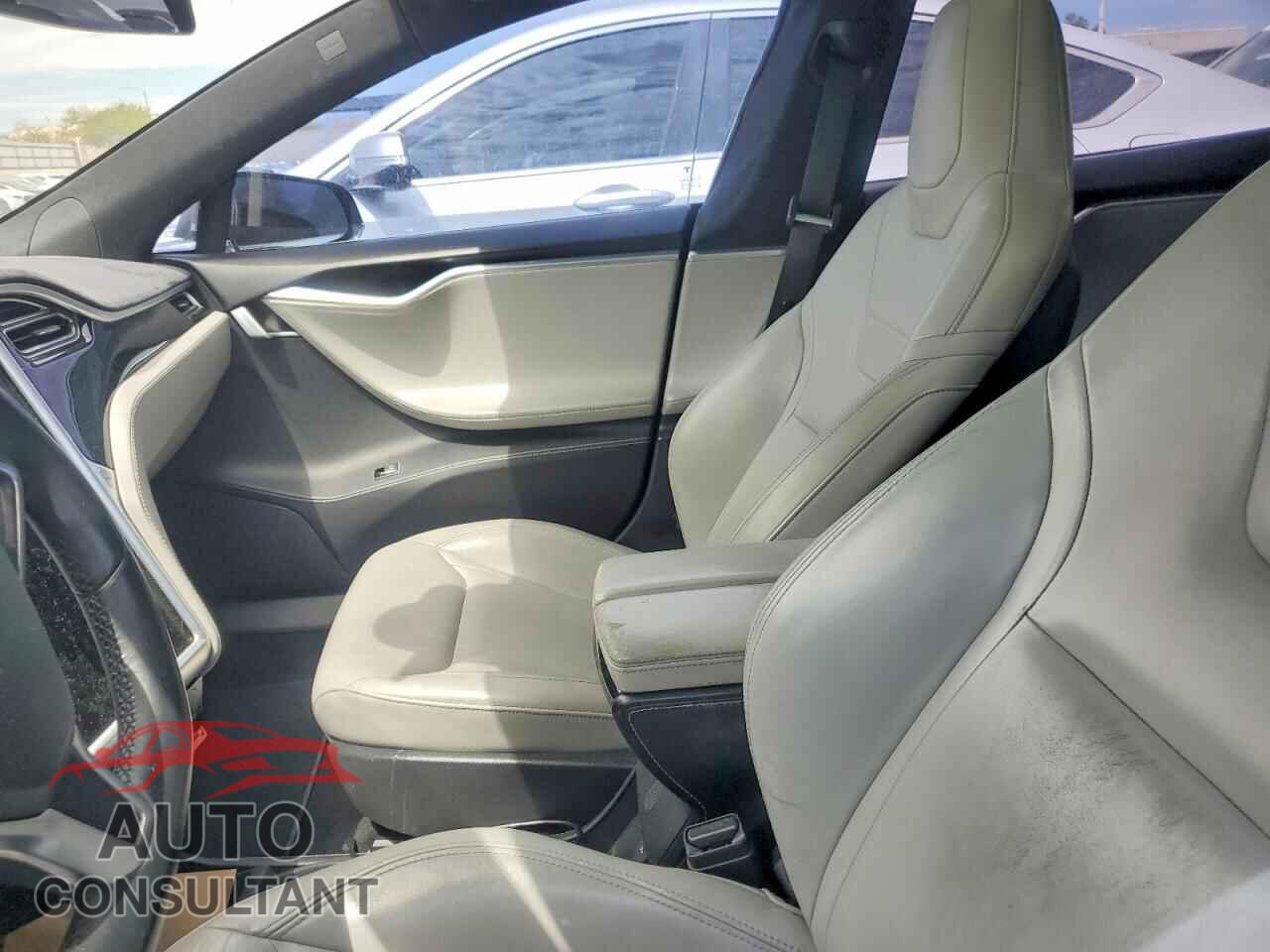 TESLA MODEL S 2015 - 5YJSA1E19FF116174