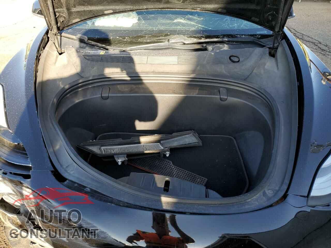 TESLA MODEL 3 2018 - 5YJ3E1EA0JF043309