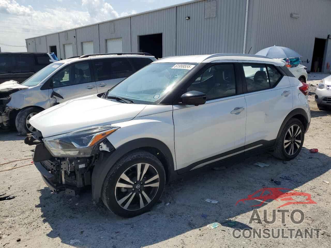 NISSAN KICKS 2019 - 3N1CP5CU4KL491816