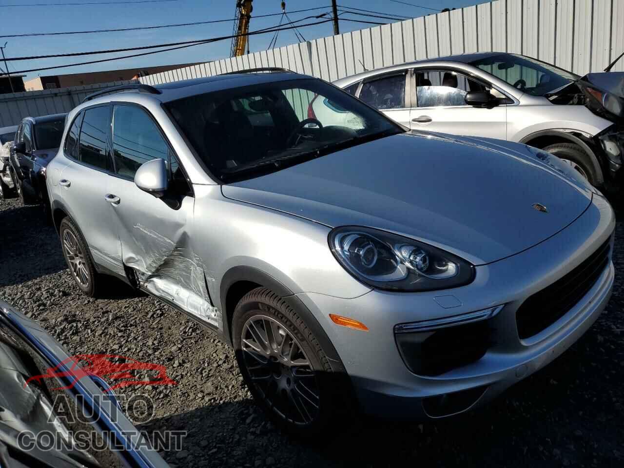 PORSCHE CAYENNE 2017 - WP1AA2A25HKA81282