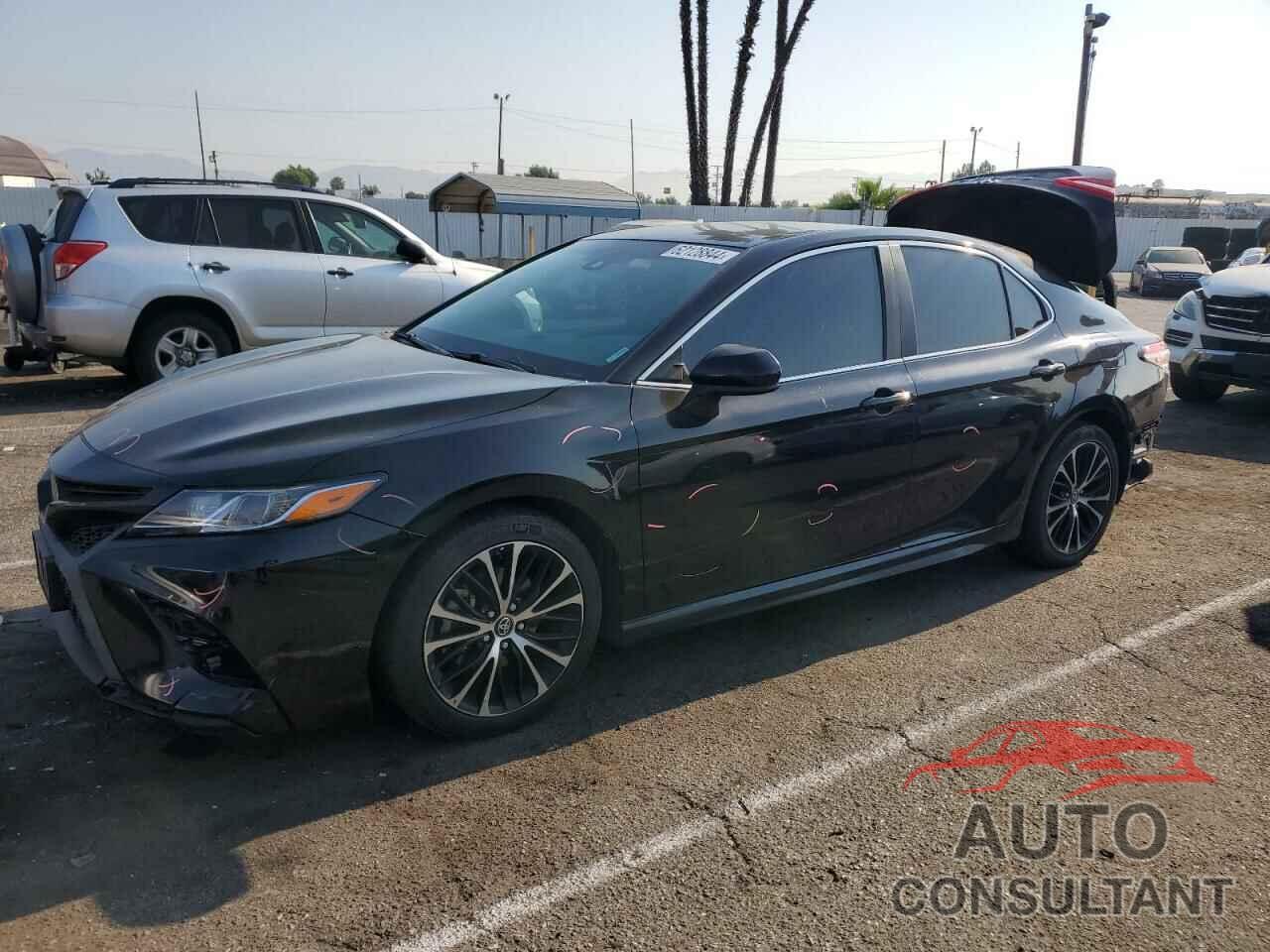 TOYOTA CAMRY 2018 - 4T1B11HK7JU119736