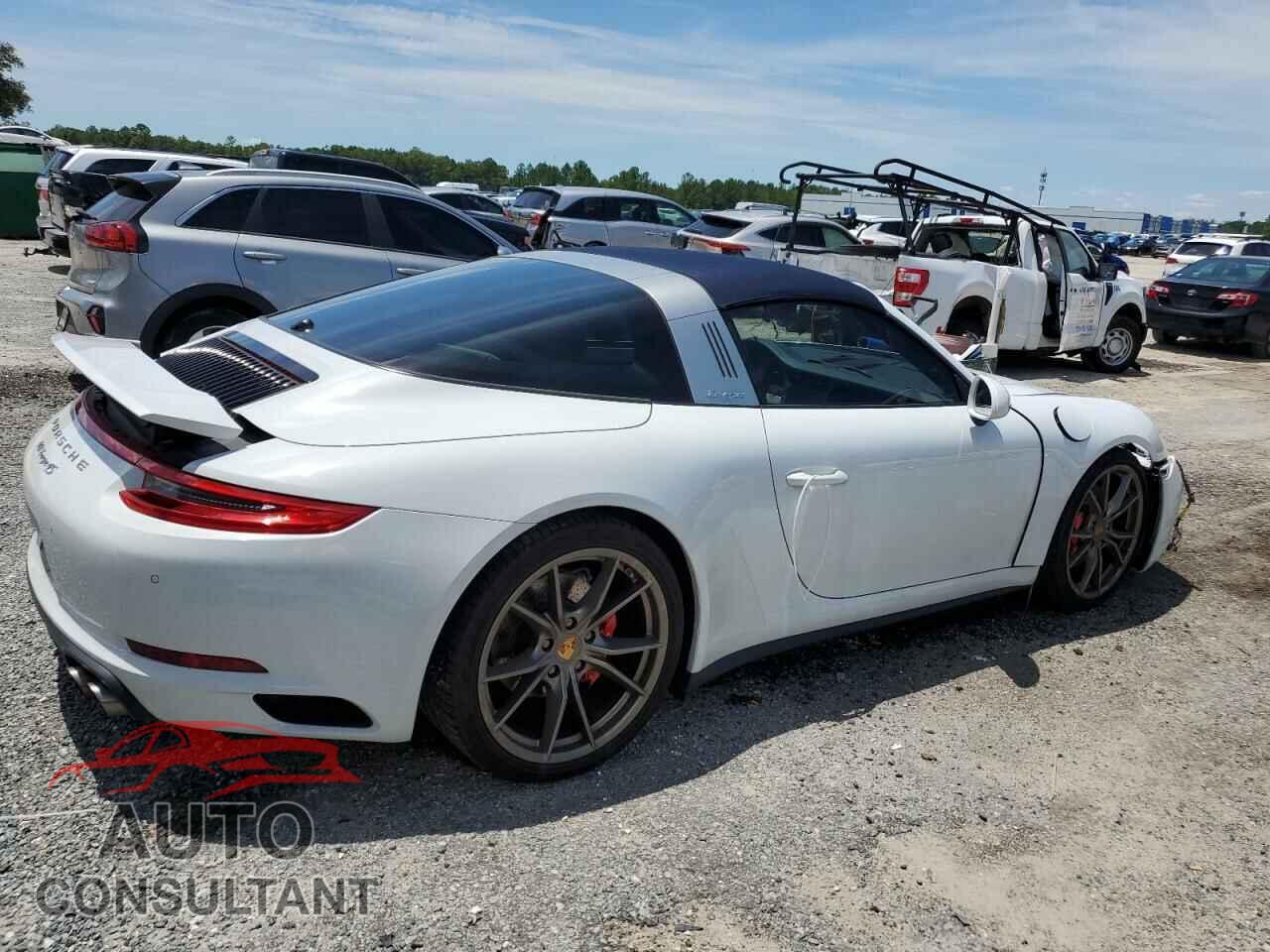 PORSCHE 911 2017 - WP0BB2A9XHS136423