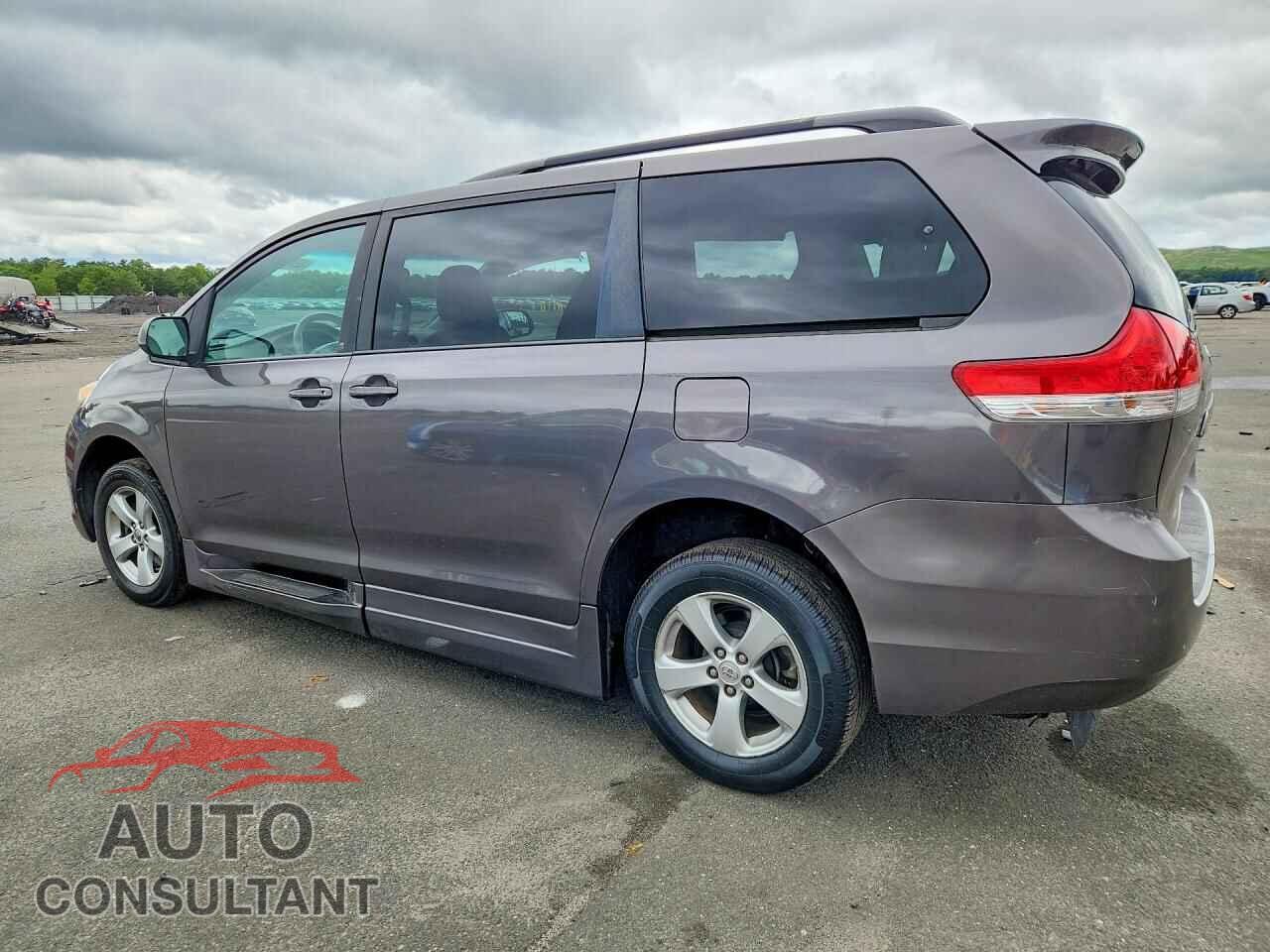 TOYOTA SIENNA 2013 - 5TDKK3DC3DS371908