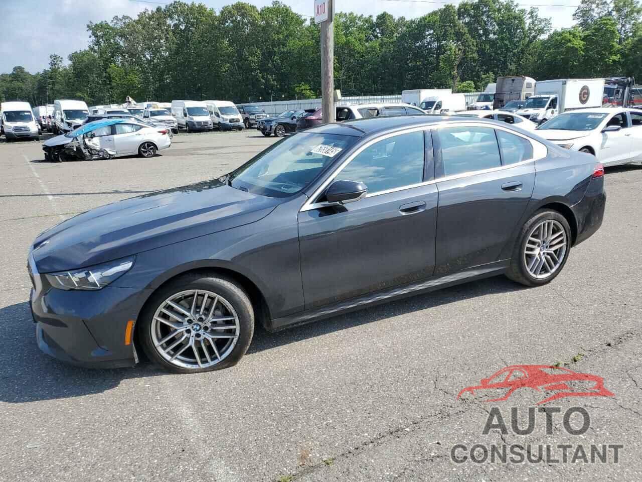 BMW 5 SERIES 2024 - WBA53FJ03RCS08462