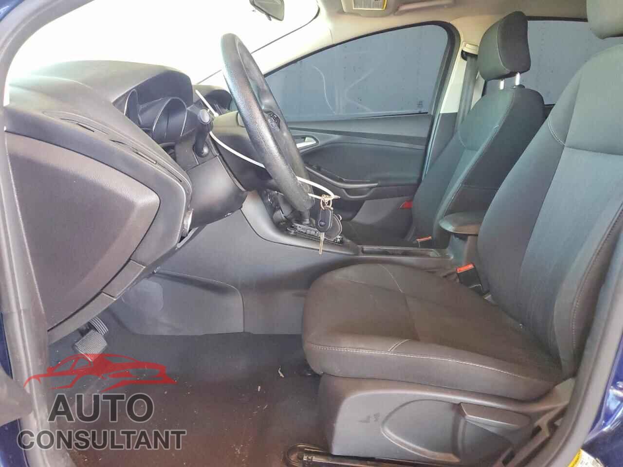 FORD FOCUS 2017 - 1FADP3M26HL245640
