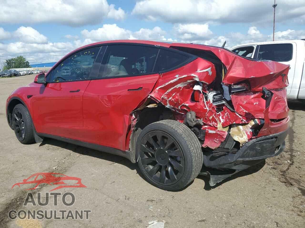 TESLA MODEL Y 2023 - 7SAYGAEEXPF646430