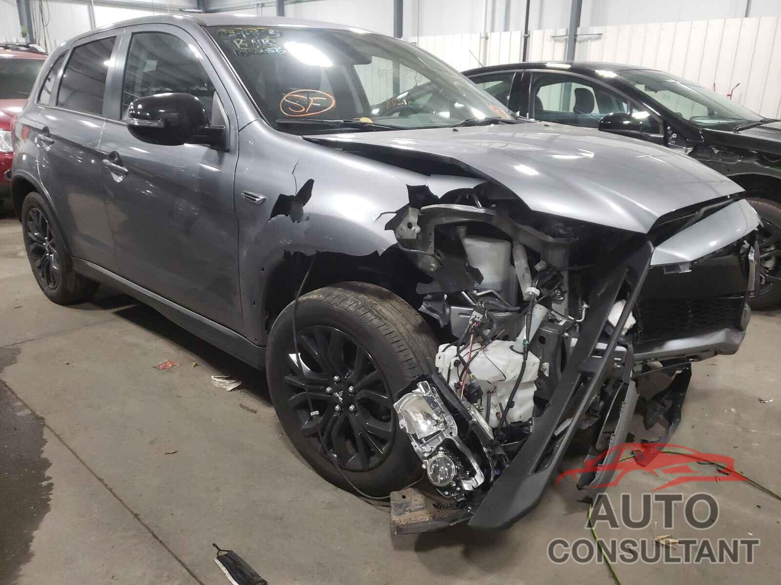 MITSUBISHI OUTLANDER 2018 - JA4AR3AU0JU011680