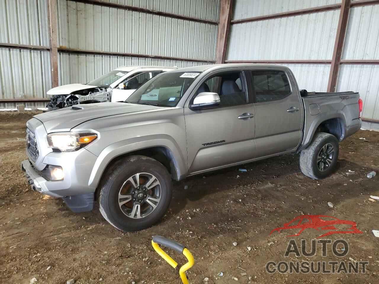 TOYOTA TACOMA 2018 - 5TFAZ5CNXJX061945