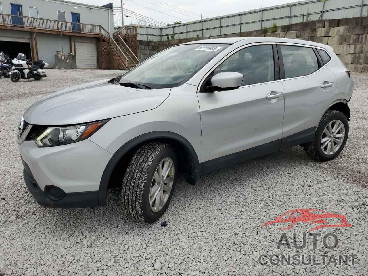 NISSAN ROGUE 2017 - JN1BJ1CR2HW136499