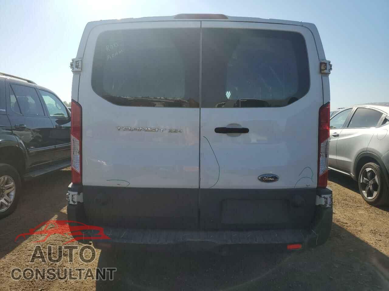 FORD TRANSIT 2015 - 1FTYR2ZM5FKA94755