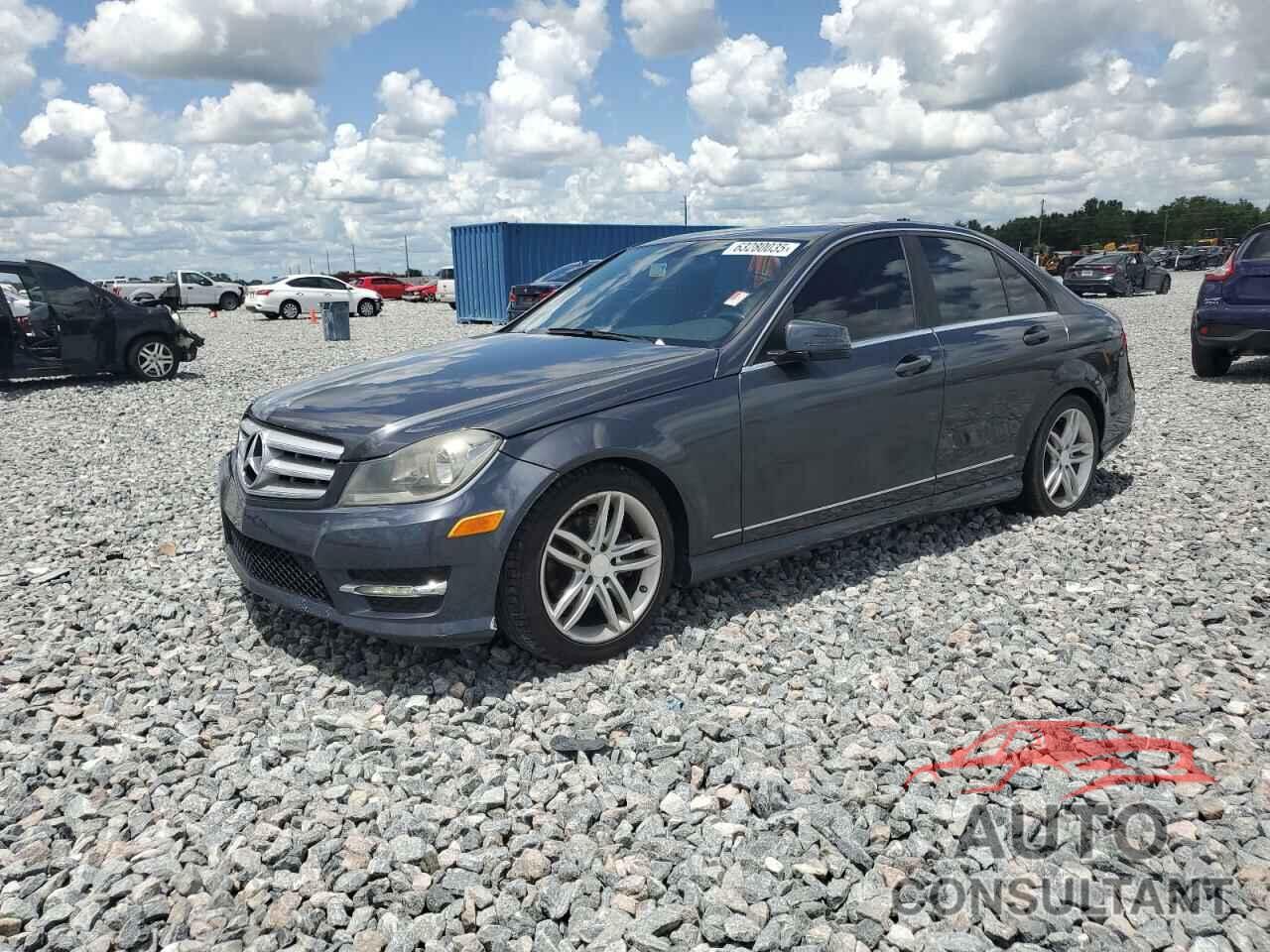 MERCEDES-BENZ C-CLASS 2013 - WDDGF4HB0DR296171