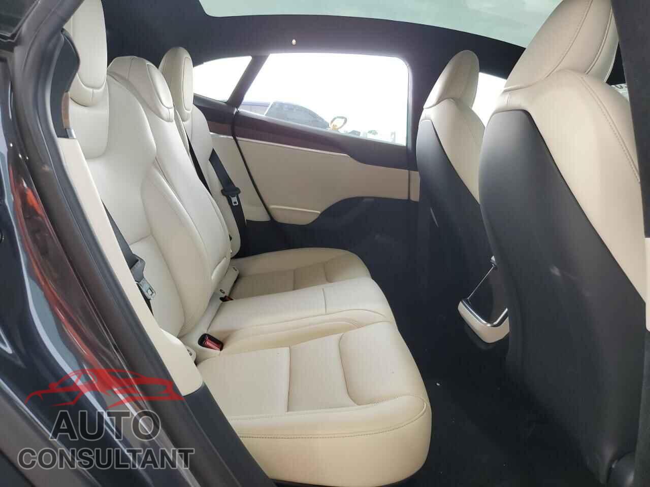 TESLA MODEL S 2024 - 5YJSA1E57RF533784