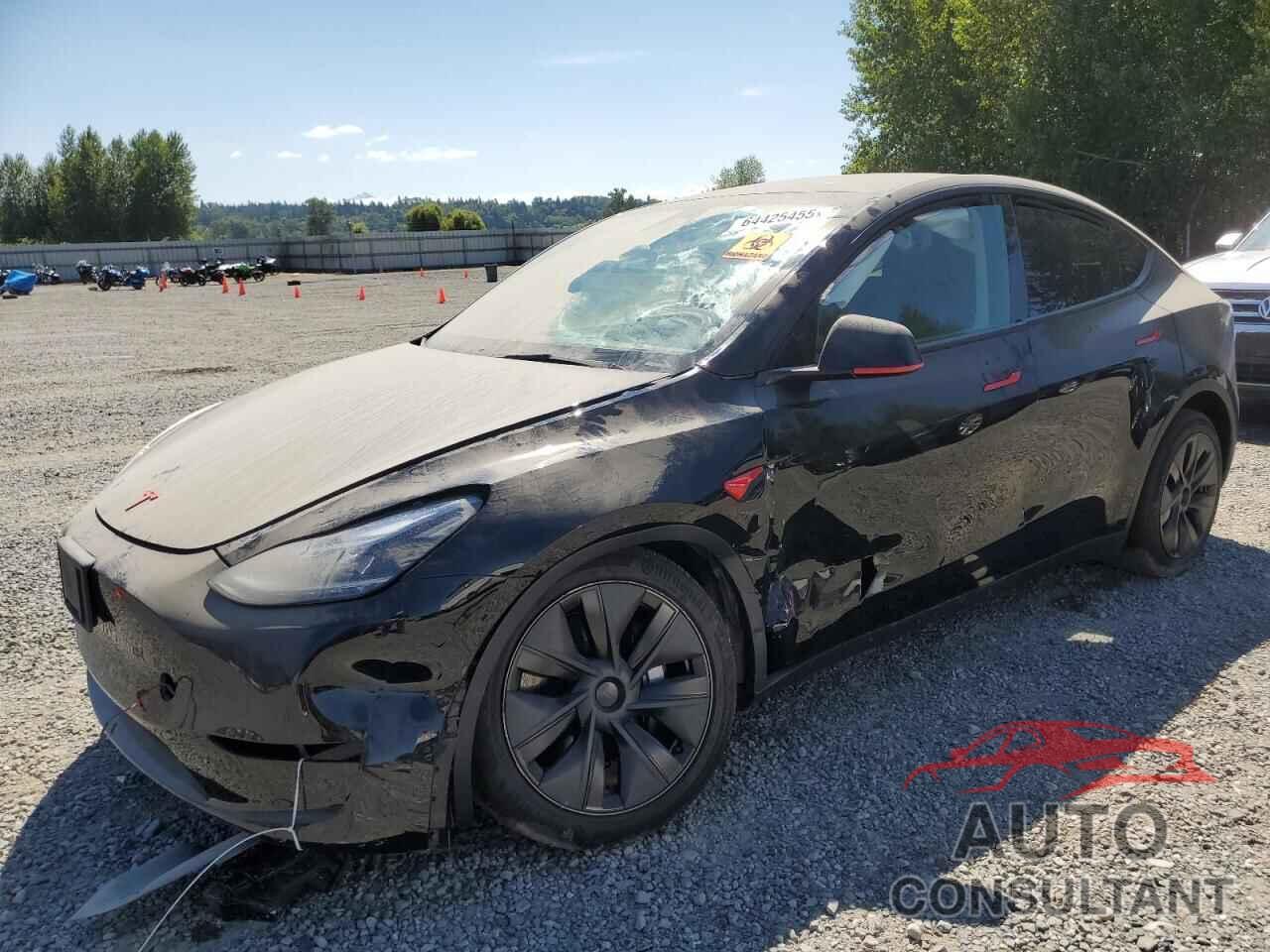 TESLA MODEL Y 2025 - 7SAYGAEE2SF246659