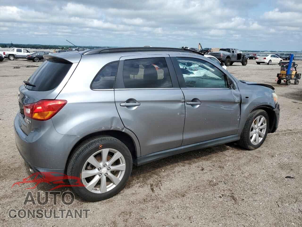 MITSUBISHI OUTLANDER 2013 - 4A4AP4AUXDE012182