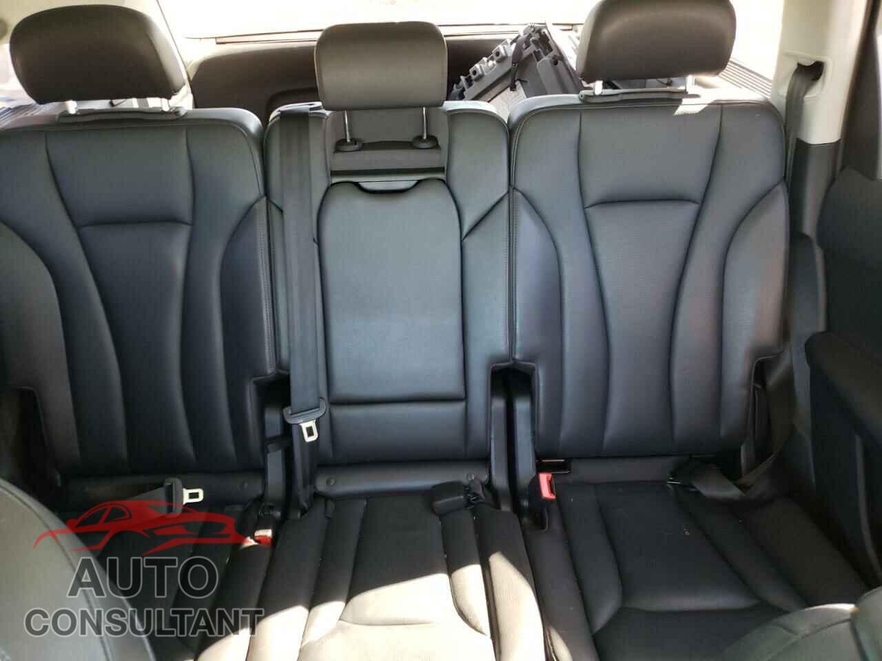 AUDI Q7 2018 - WA1VAAF70JD009556