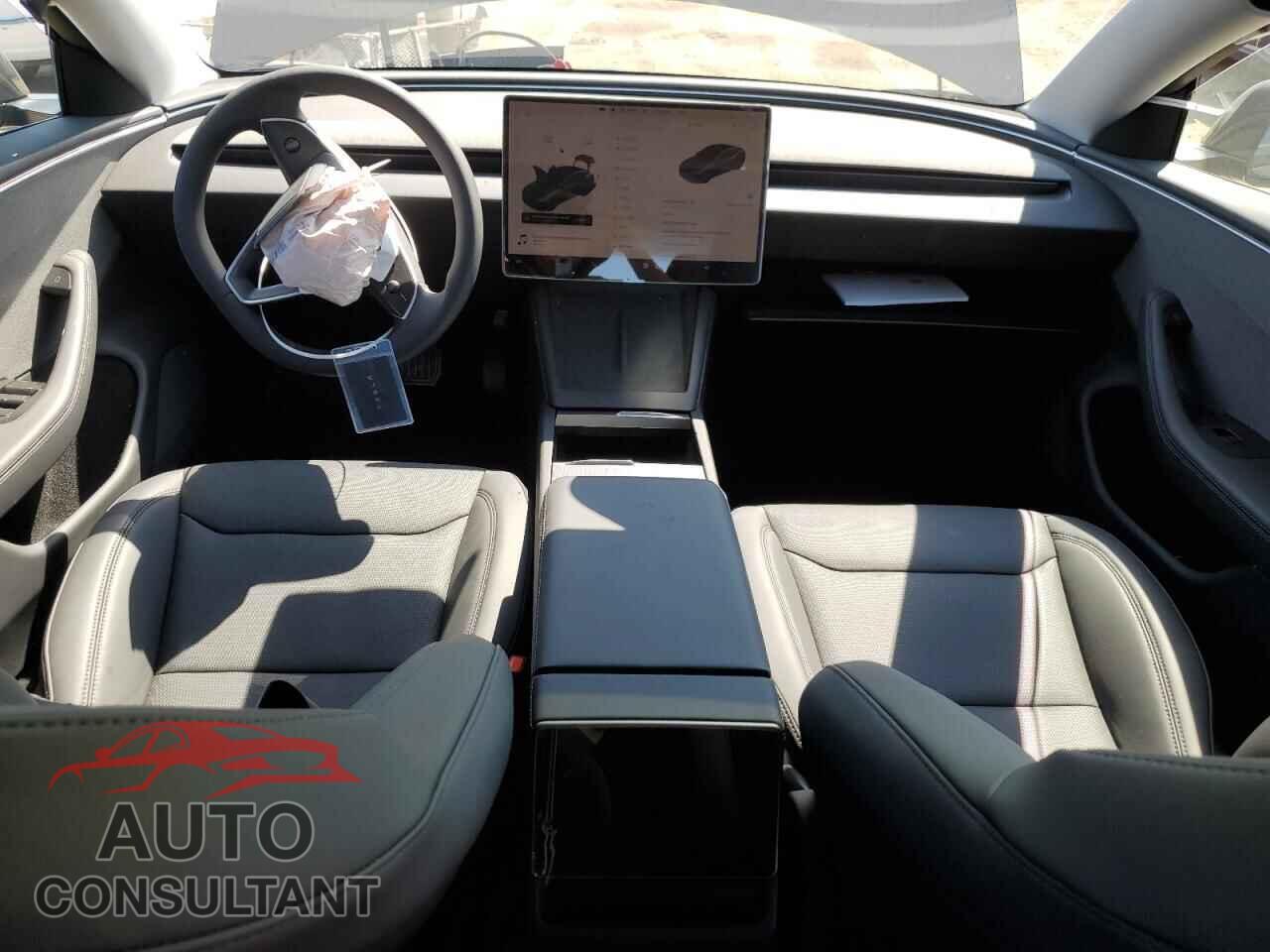 TESLA MODEL 3 2025 - 5YJ3E1EA2SF039148
