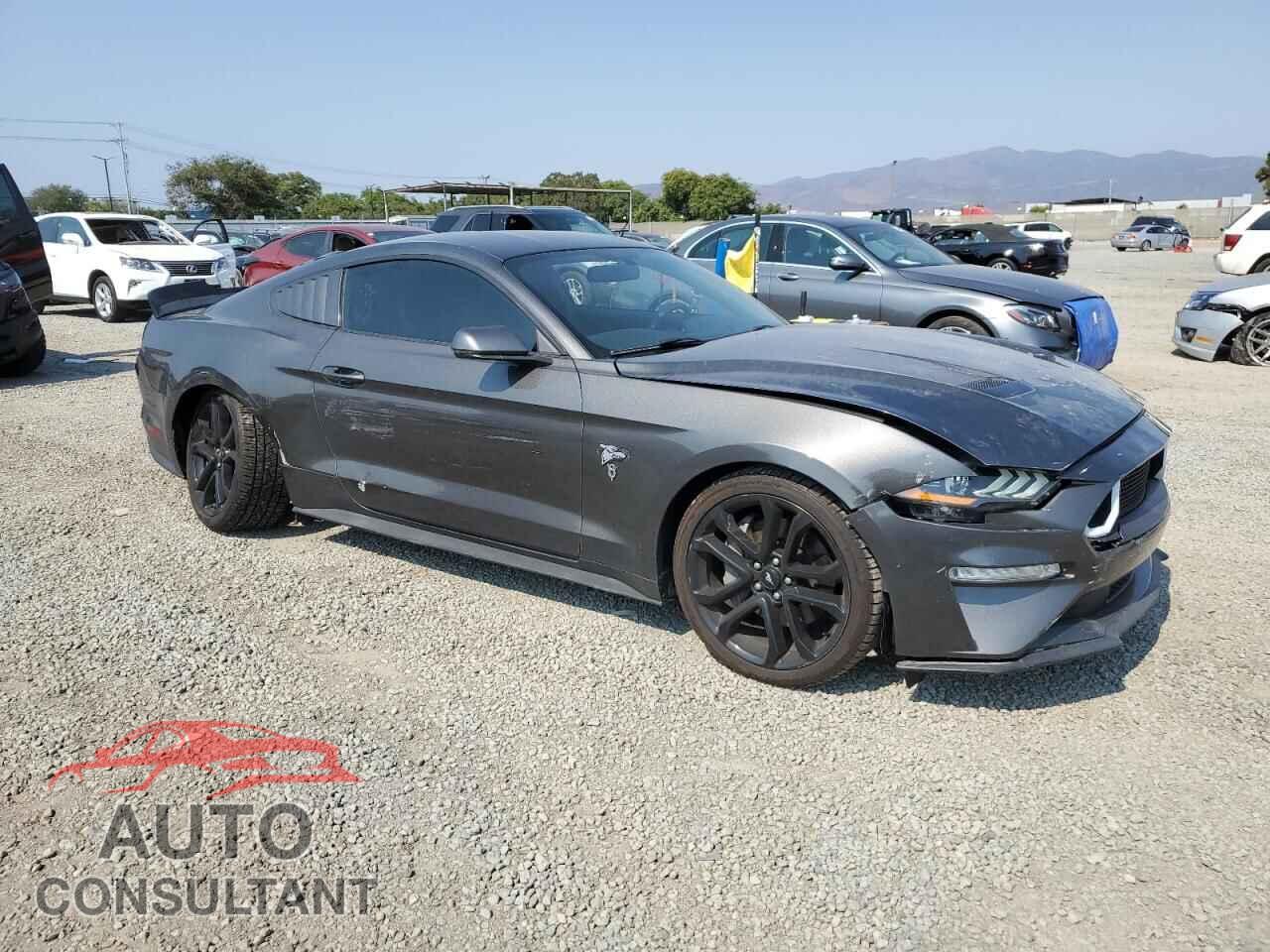 FORD MUSTANG 2018 - 1FA6P8CF4J5181196