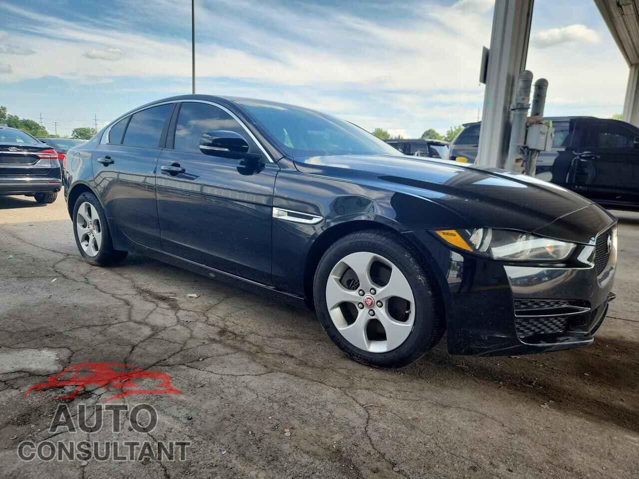 JAGUAR XE 2018 - SAJAR4FX9JCP27466