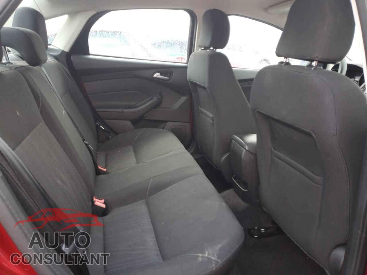 FORD FOCUS 2017 - 1FADP3F21HL243582
