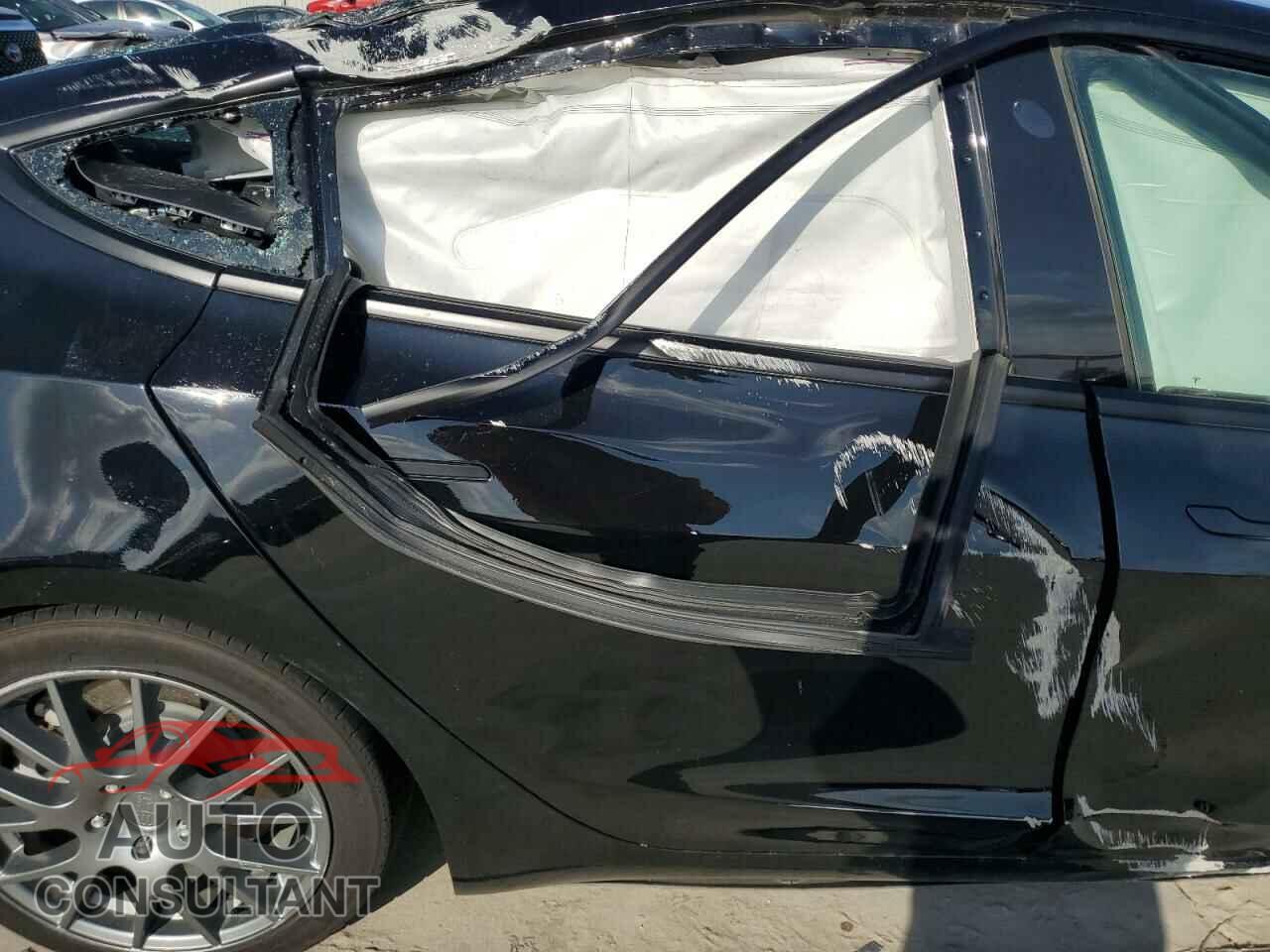 TESLA MODEL 3 2021 - 5YJ3E1EA9MF052286