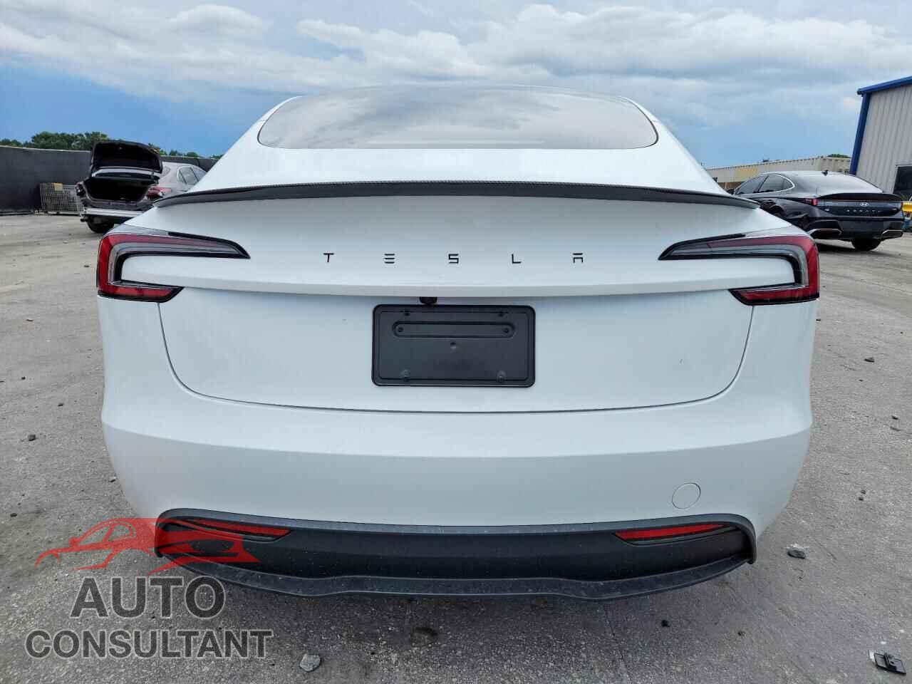 TESLA MODEL 3 2024 - 5YJ3E1EA0RF743763