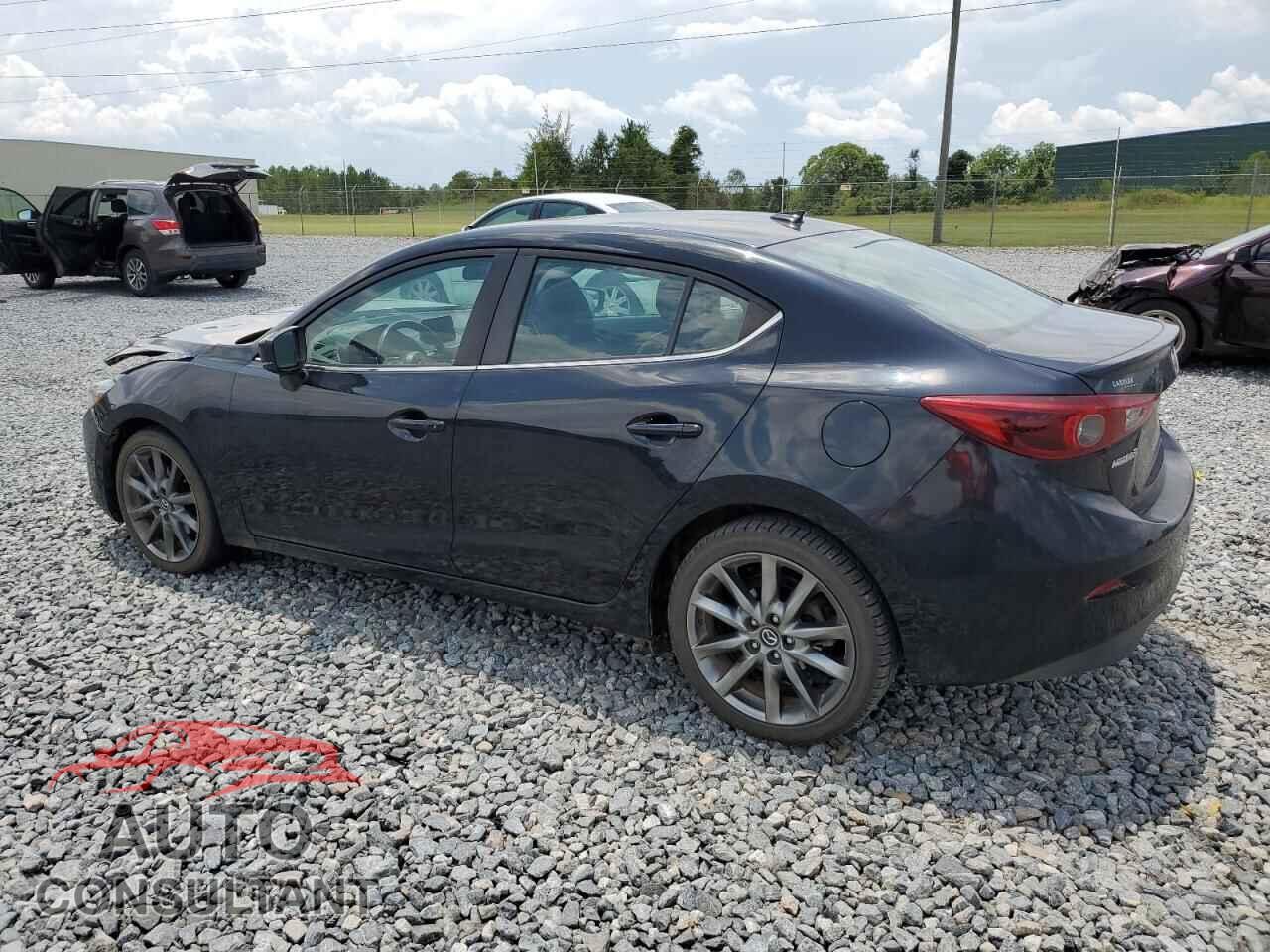MAZDA 3 2018 - 3MZBN1W30JM218582