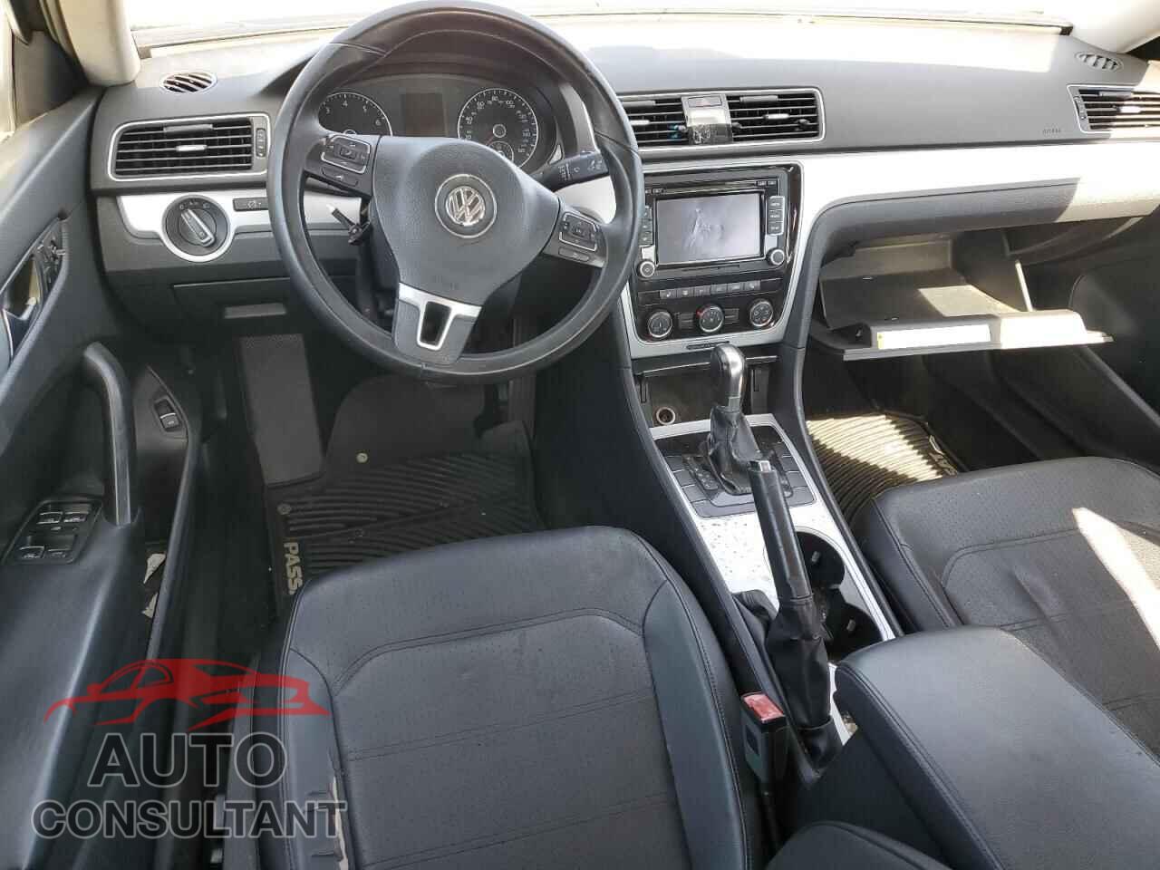 VOLKSWAGEN PASSAT 2013 - 1VWBP7A3XDC076364