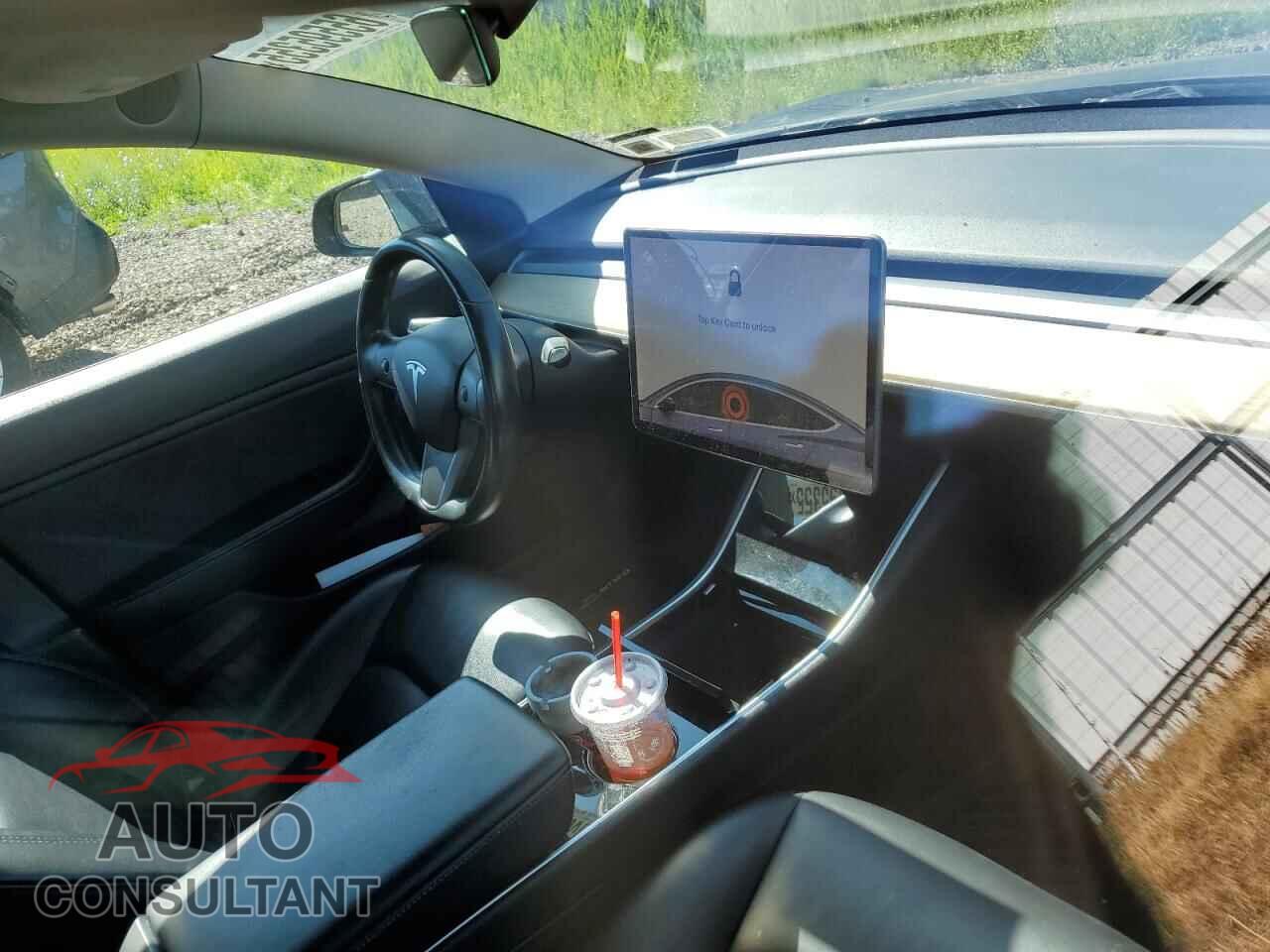 TESLA MODEL 3 2019 - 5YJ3E1EA9KF298557