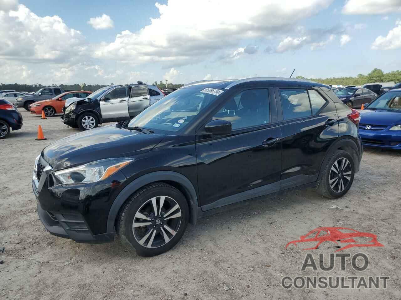 NISSAN KICKS 2018 - 3N1CP5CU8JL530535