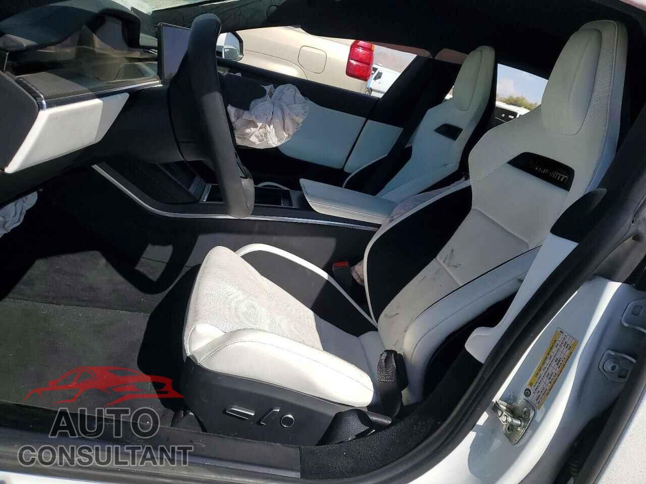 TESLA MODEL S 2024 - 5YJSA1E67RF540517