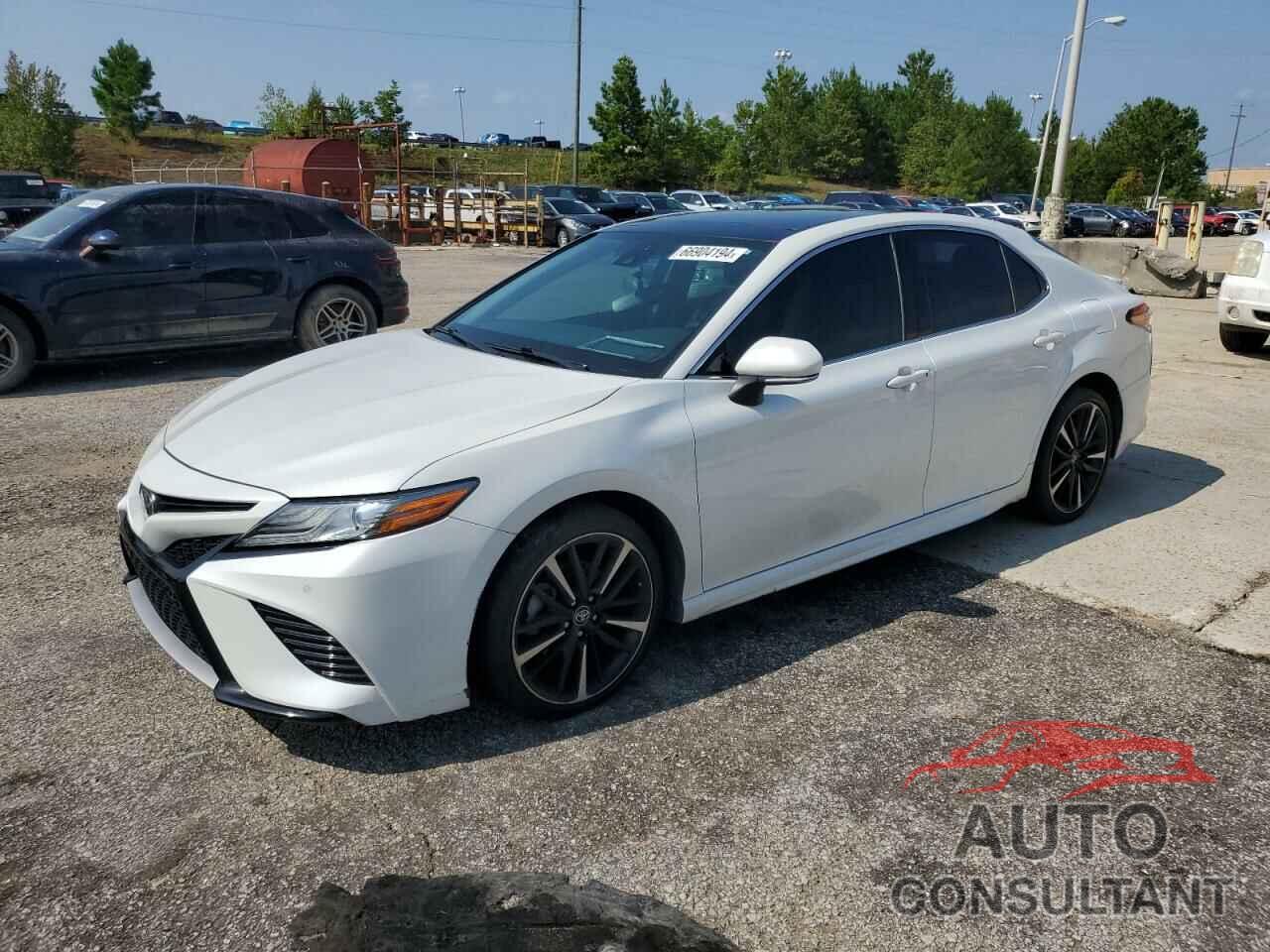 TOYOTA CAMRY 2018 - 4T1B61HK8JU087607