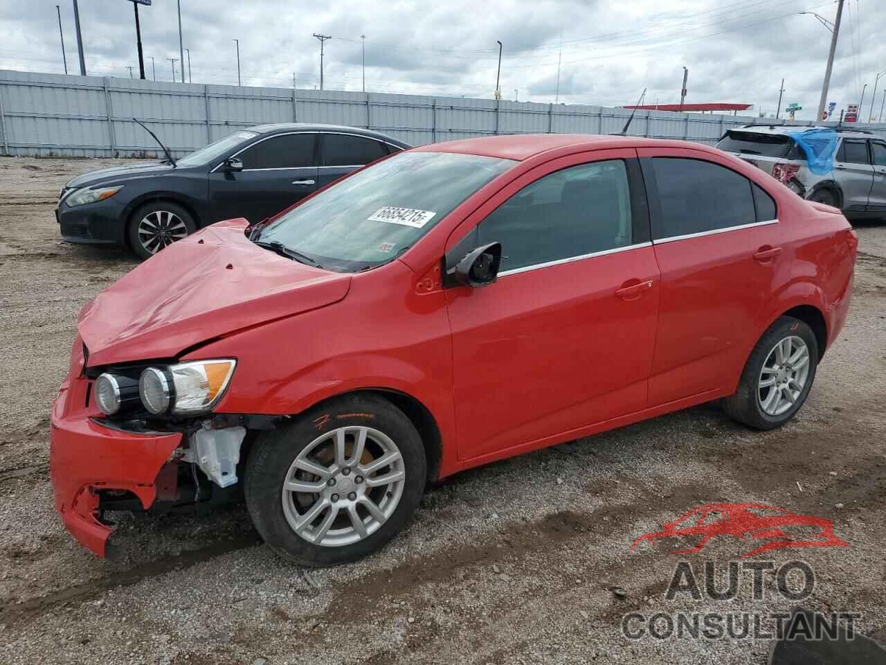CHEVROLET SONIC 2013 - 1G1JC5SH2D4226477