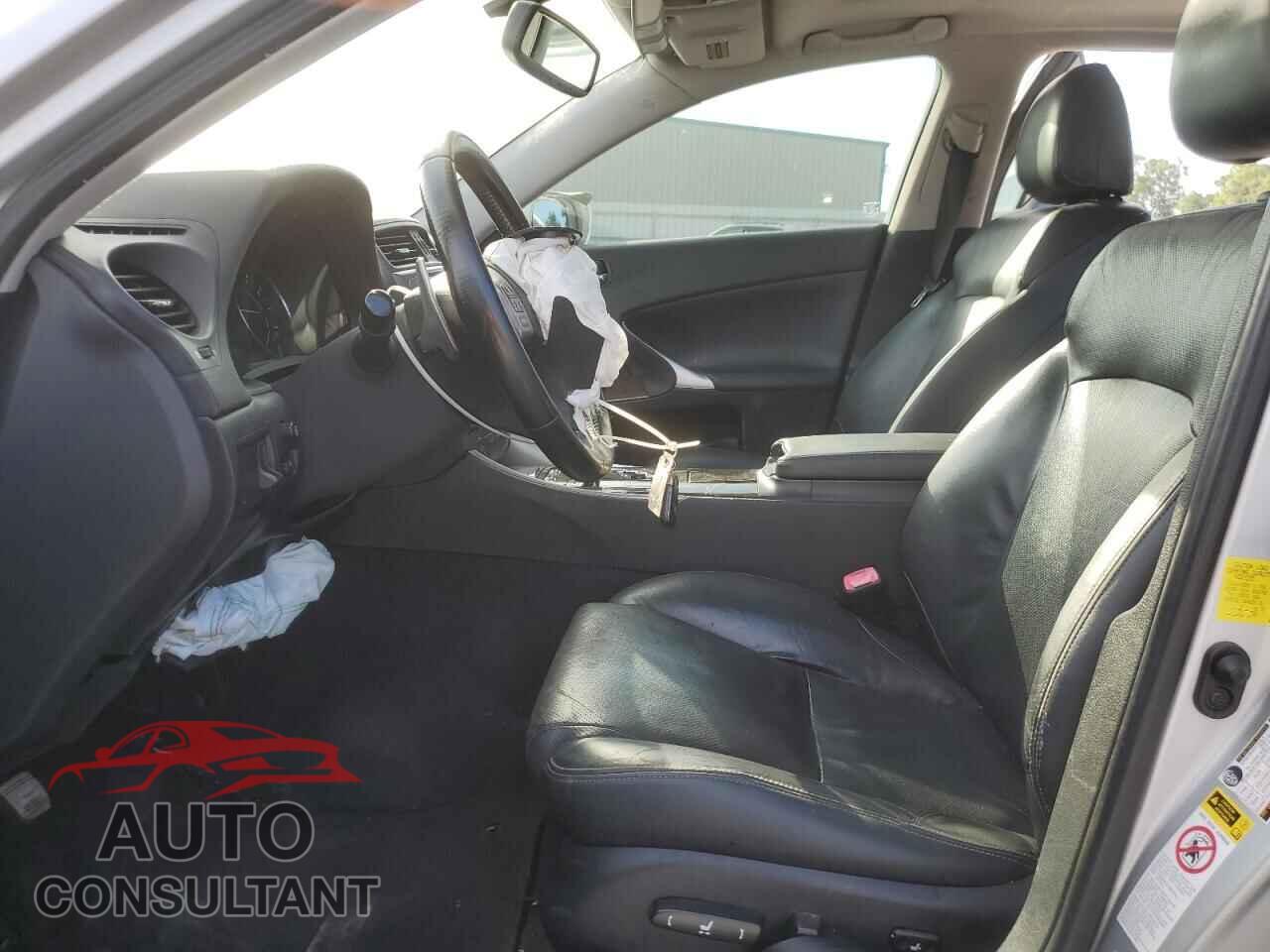 LEXUS IS 2011 - JTHCF5C29B2035387
