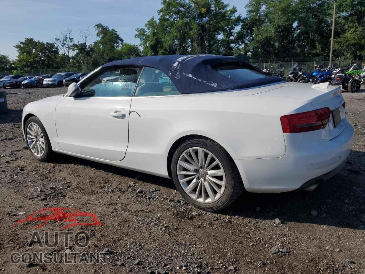 AUDI A5 2012 - WAUJFAFH9CN006924
