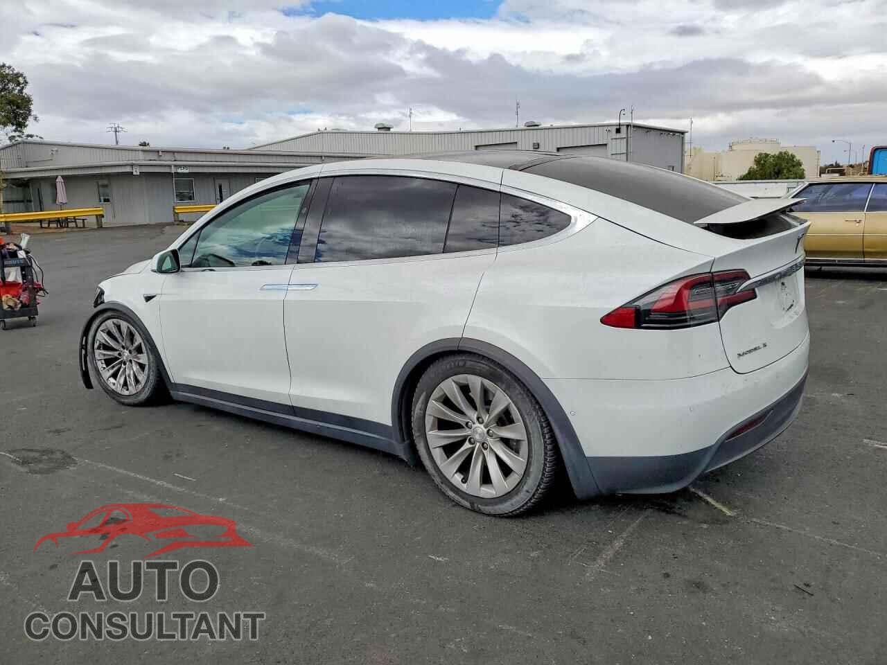 TESLA MODEL X 2018 - 5YJXCAE20JF104660