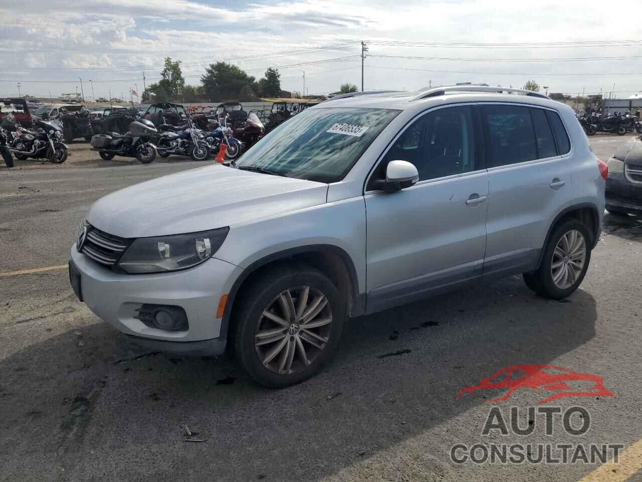 VOLKSWAGEN TIGUAN 2015 - WVGBV7AX8FW564916