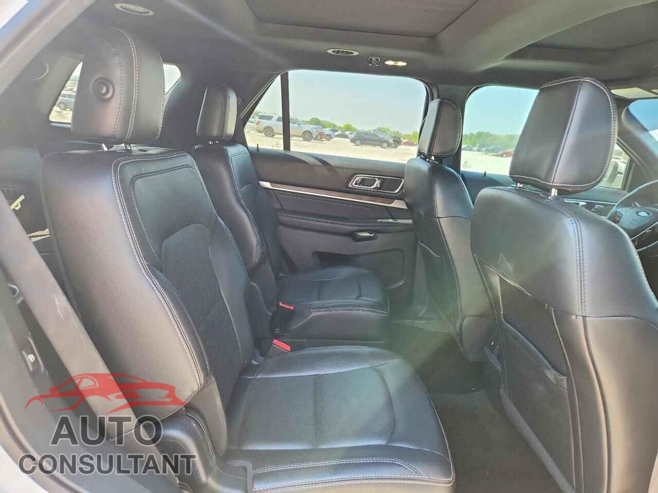 FORD EXPLORER 2018 - 1FM5K7F83JGB15220