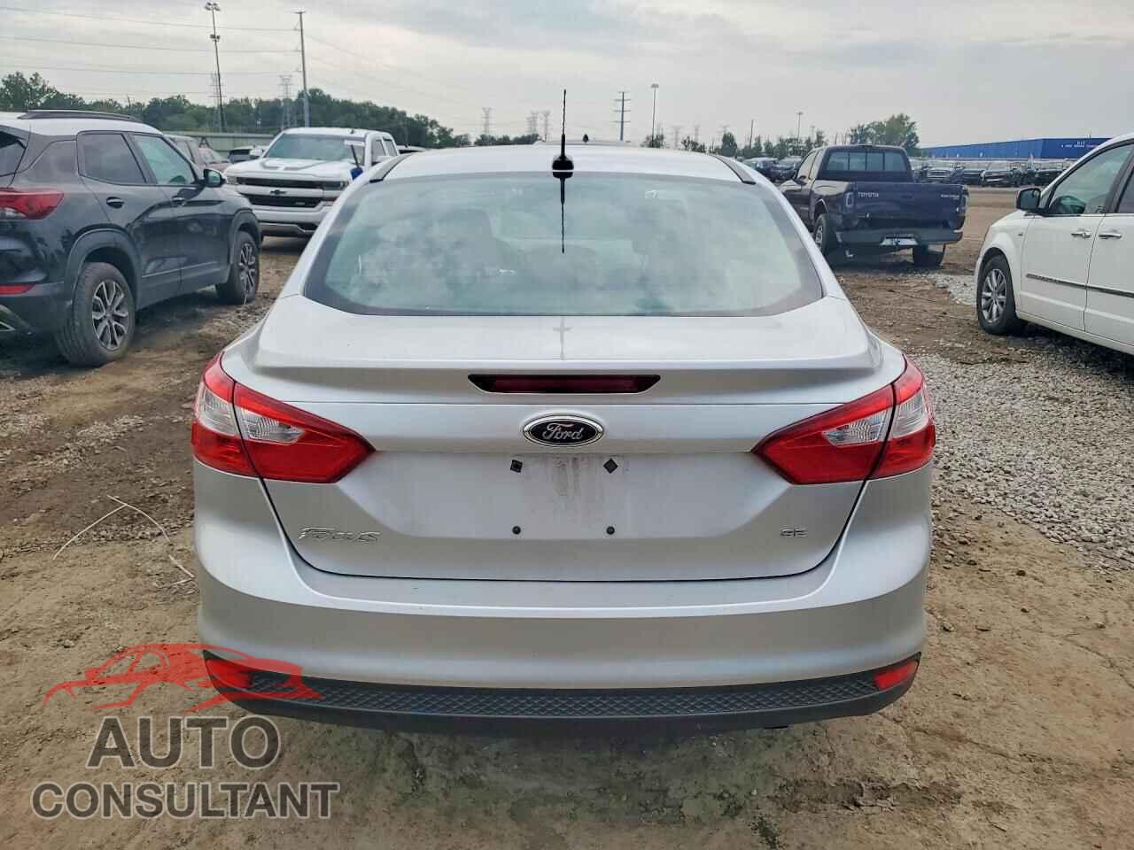 FORD FOCUS 2012 - 1FAHP3F26CL293176