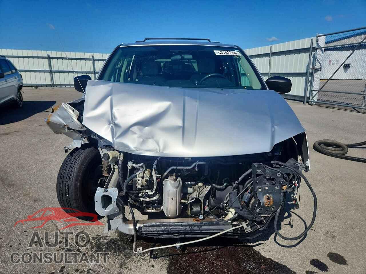 DODGE CARAVAN 2011 - 2D4RN4DG8BR674447