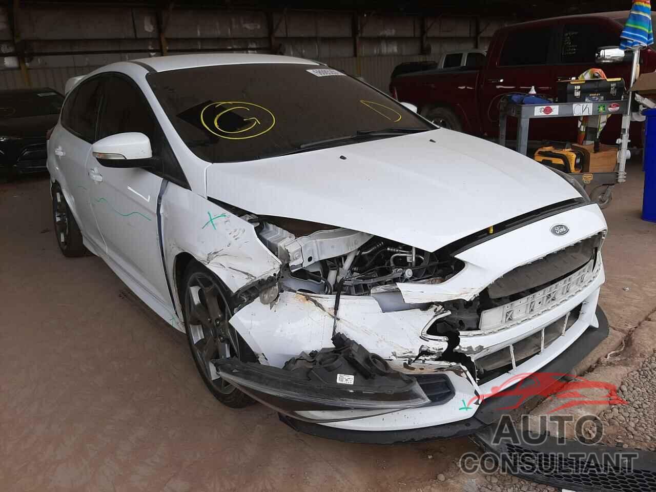 FORD FOCUS 2018 - 1FADP3L97JL233453