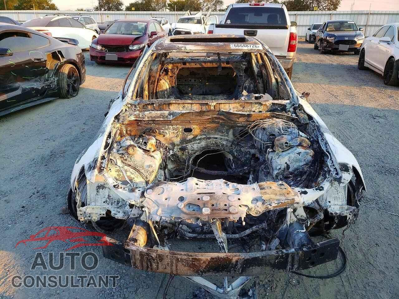 LEXUS IS 2014 - JTHBE1D28E5013437