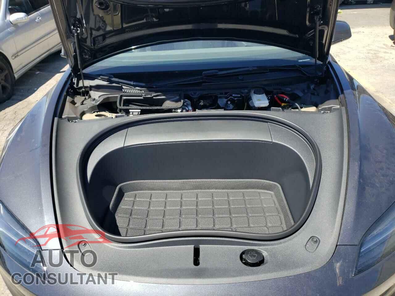 TESLA MODEL 3 2024 - 5YJ3E1EA7RF718648