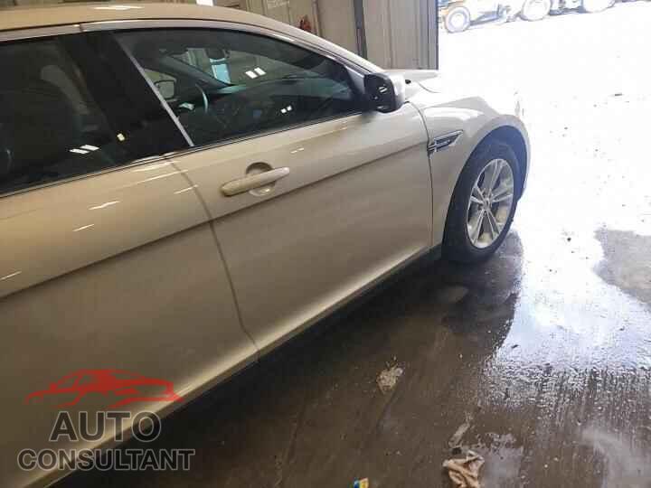 FORD TAURUS 2018 - 1FAHP2E82JG117361