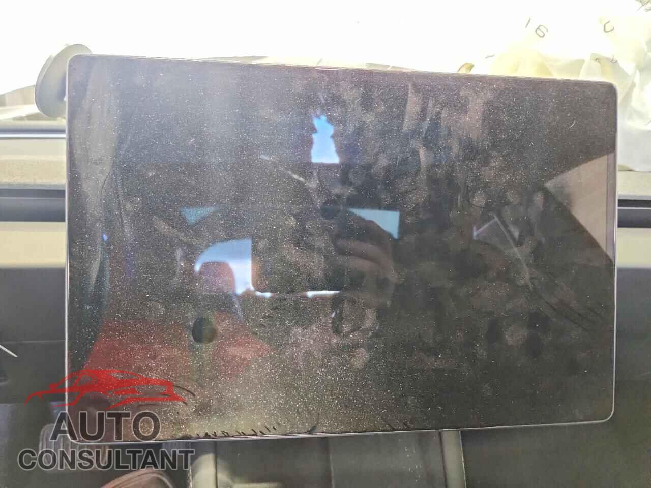 TESLA MODEL 3 2025 - 5YJ3E1EA6SF904817