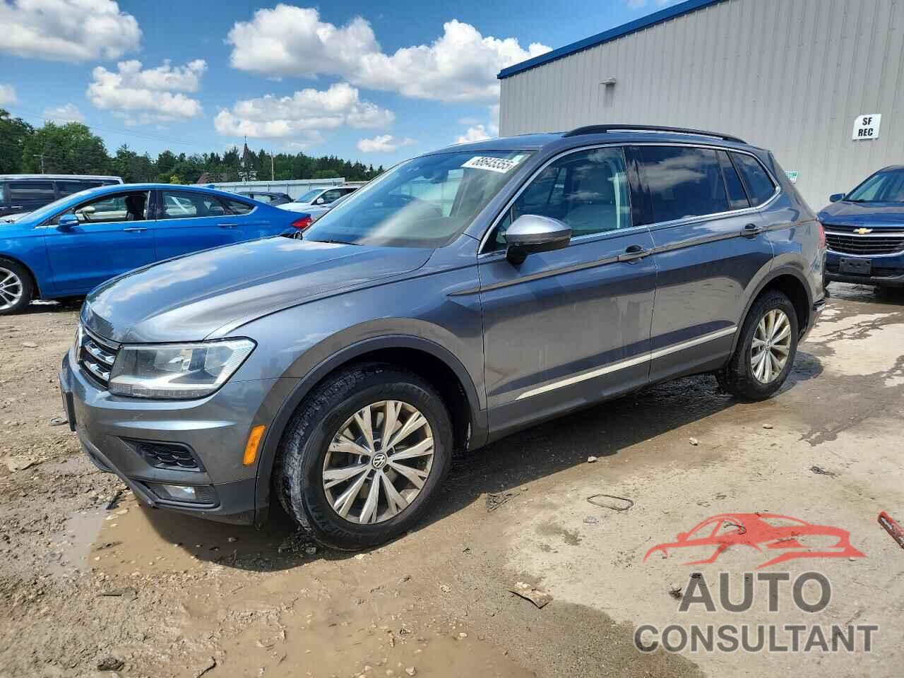VOLKSWAGEN TIGUAN 2018 - 3VV2B7AX5JM000812