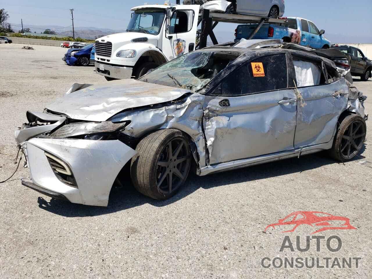 TOYOTA CAMRY 2018 - 4T1B61HK2JU103042