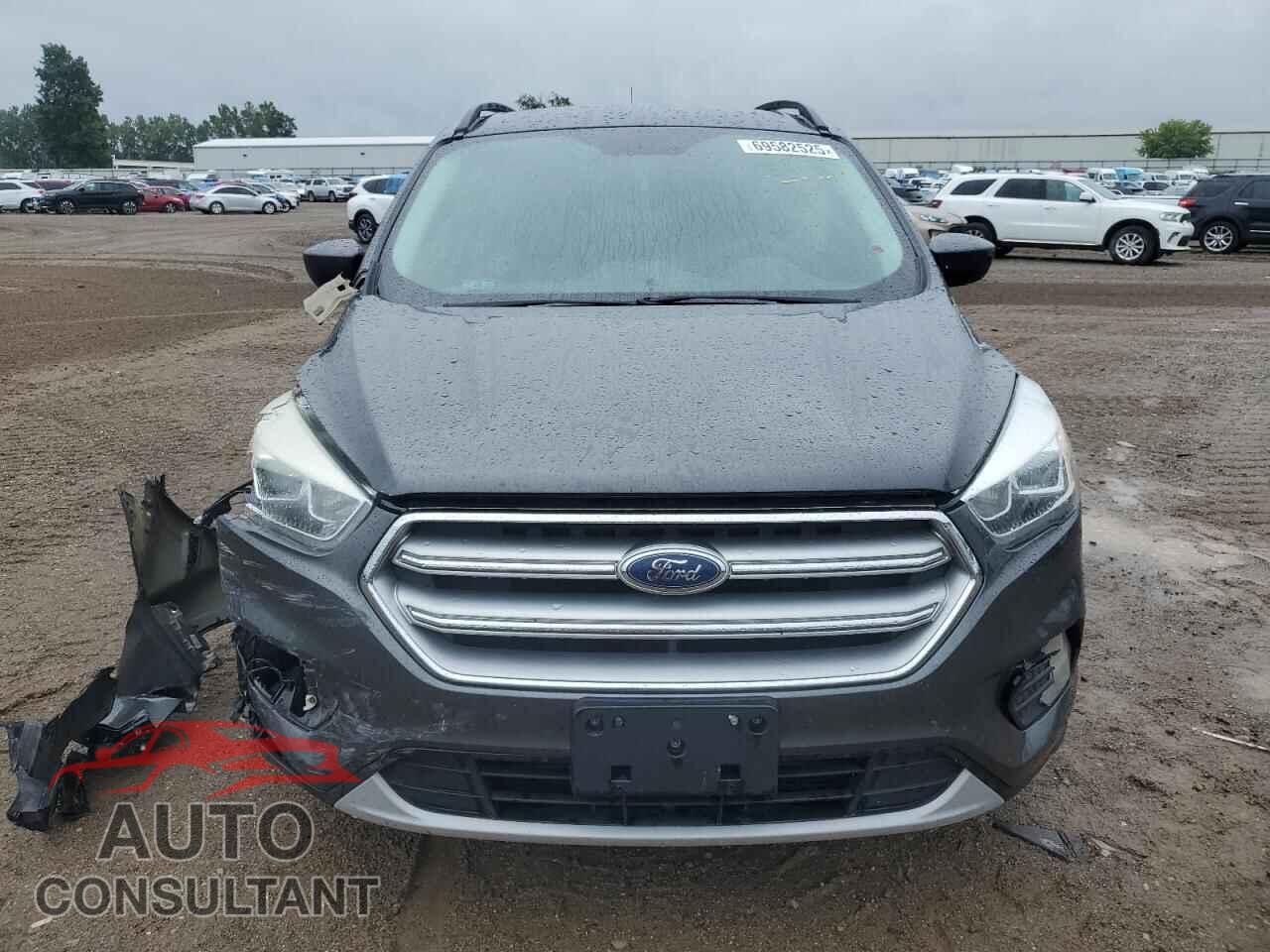 FORD ESCAPE 2017 - 1FMCU0G95HUC36214