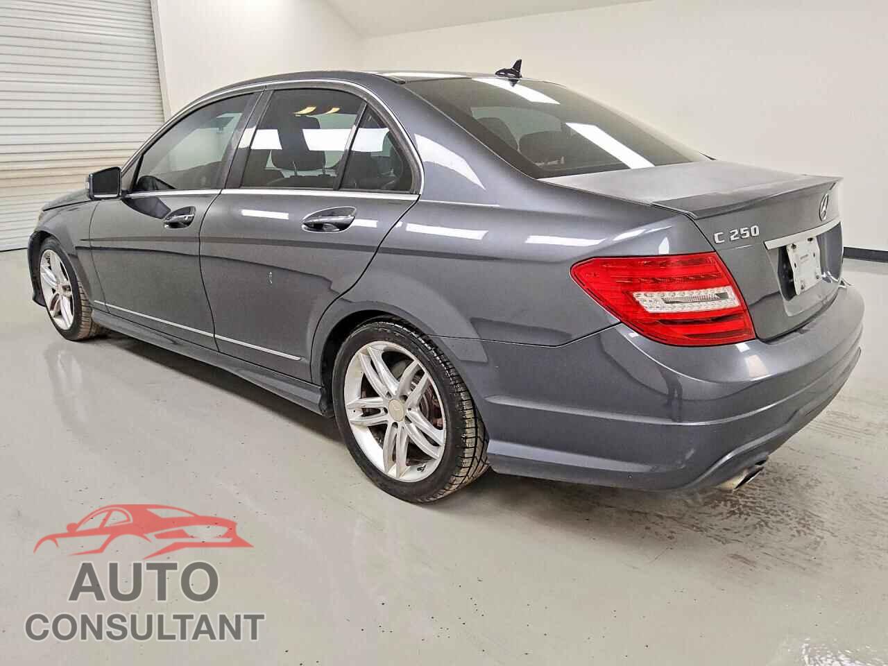 MERCEDES-BENZ C-CLASS 2013 - WDDGF4HB6DA810913