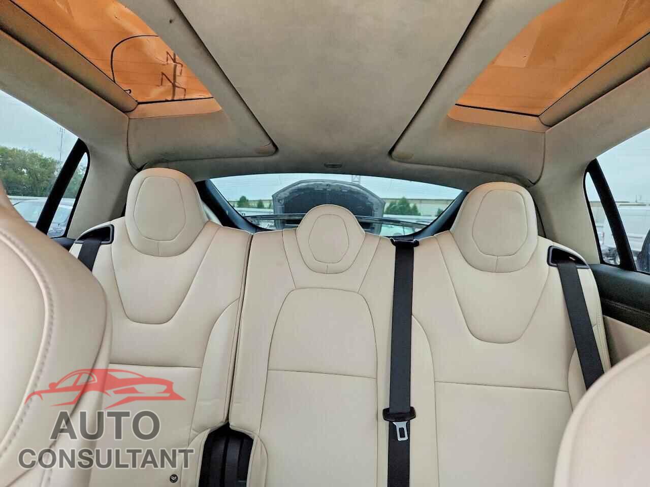 TESLA MODEL X 2018 - 5YJXCDE21JF110565