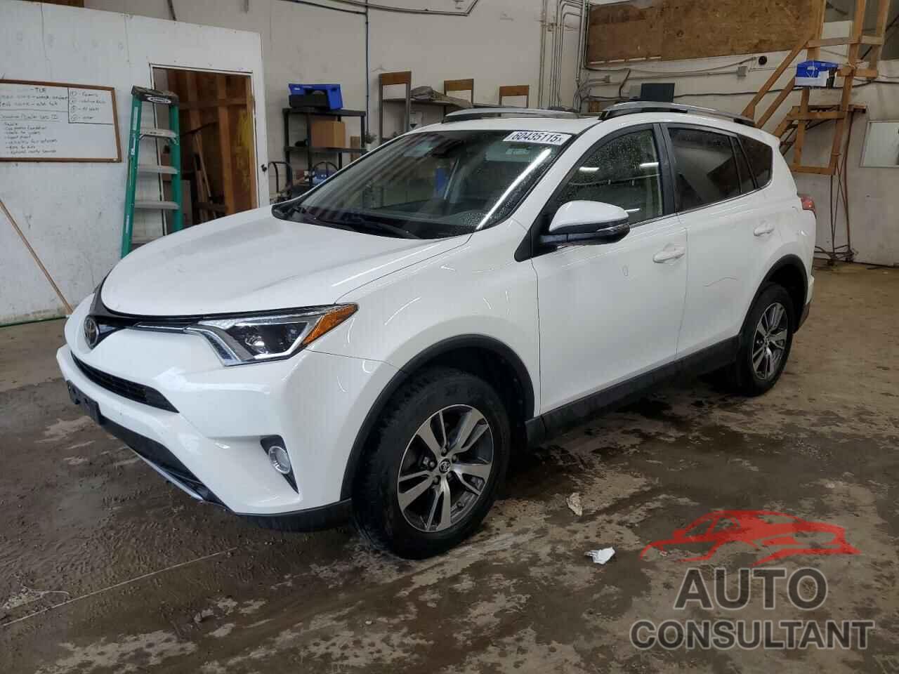 TOYOTA RAV4 2017 - JTMRFREV2HJ107443